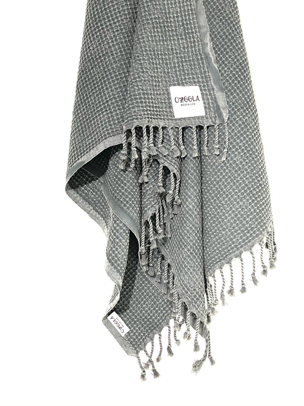 Ozoola Waffle beach towel in charcoal detail