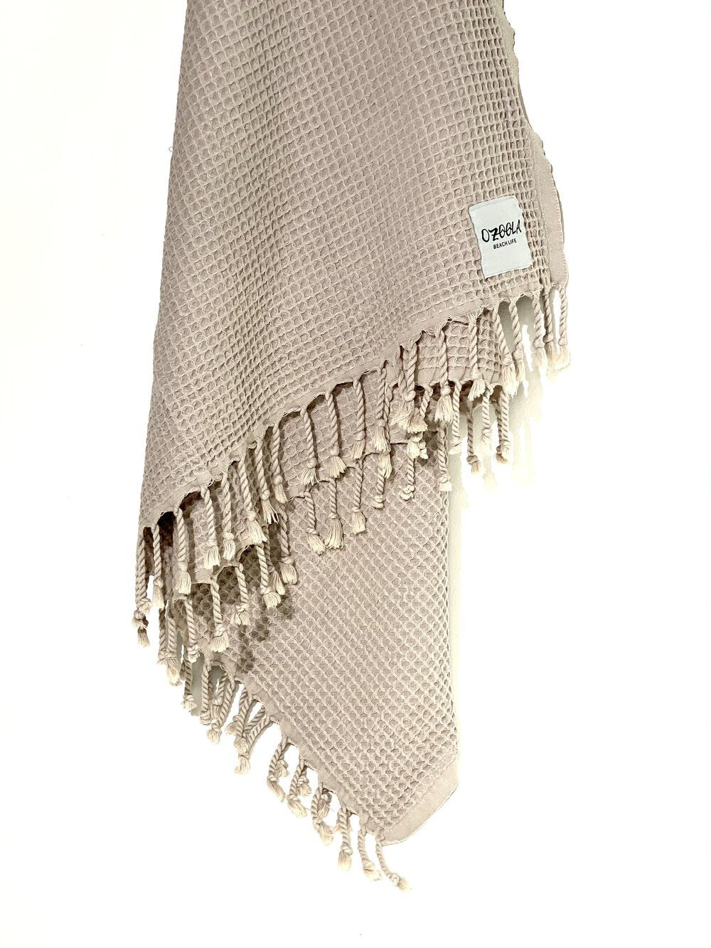 Ozoola Waffle beach towel in grey detail