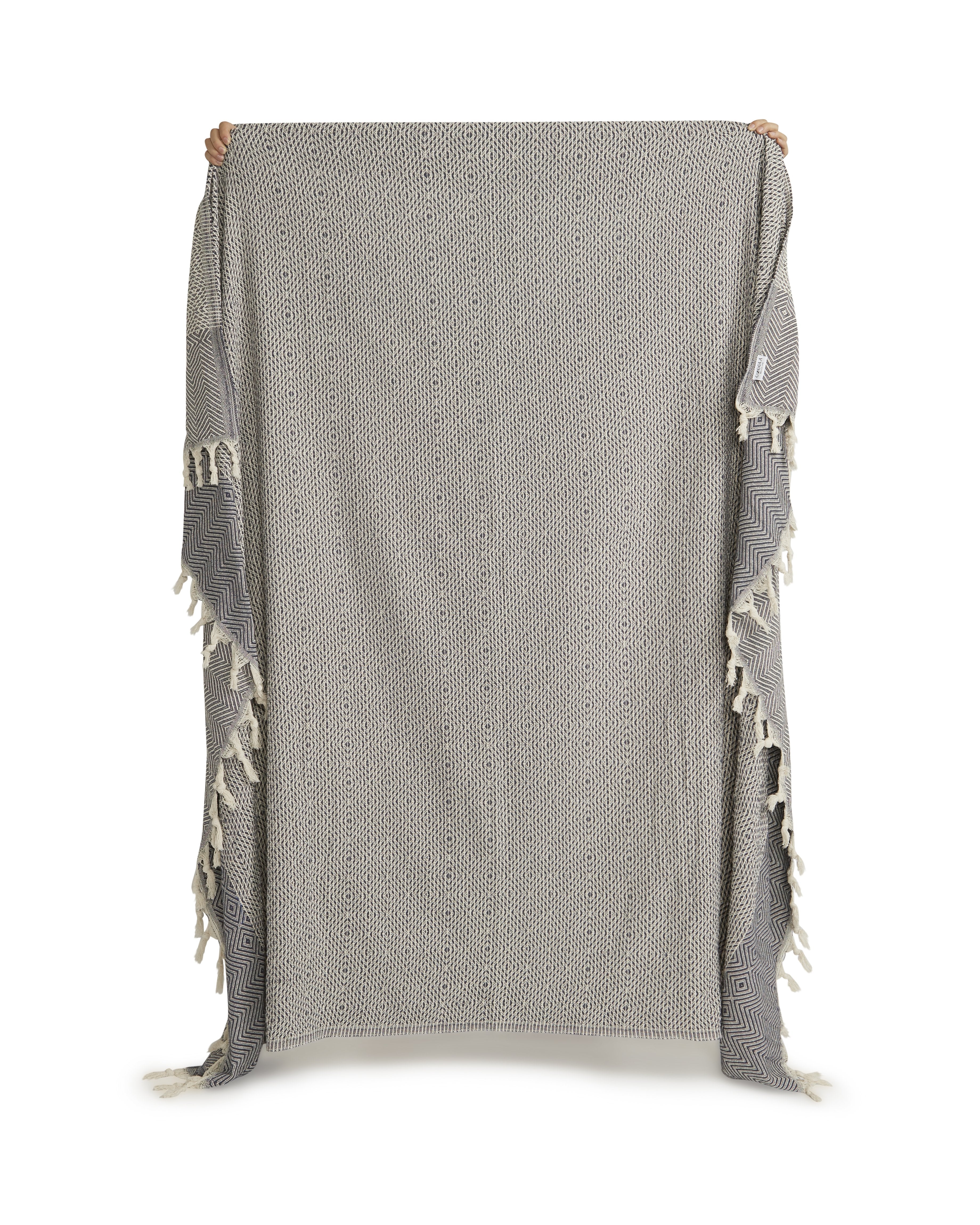 Ozoola diamond family beach blanket in deep blue