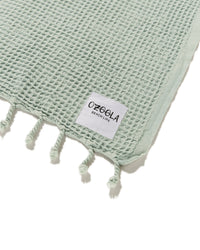 OZoola waffle family beach blanket